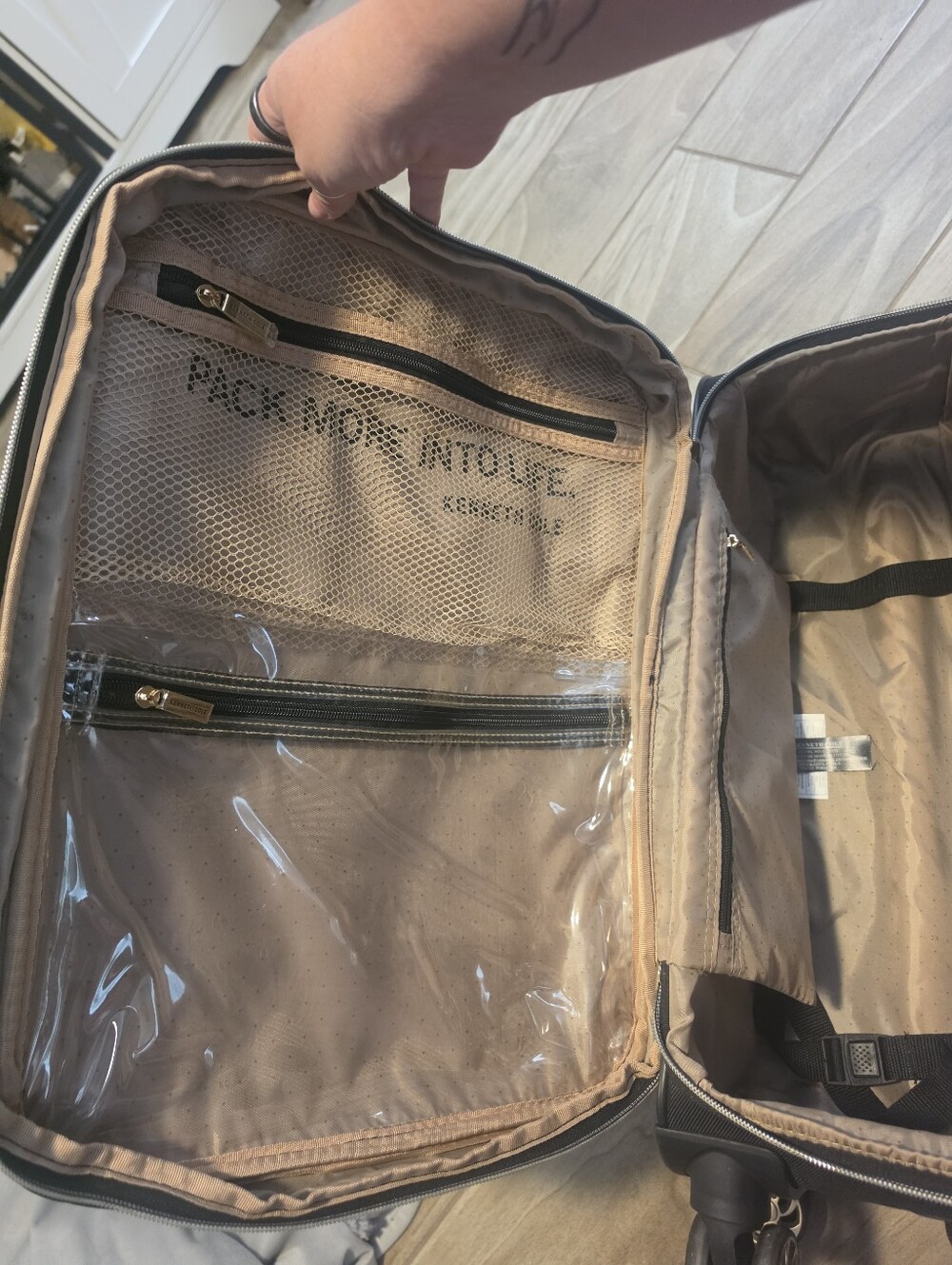 Kenneth Cole Chelsea Softside Chevron Expandable 2pc 20" Carry-On Luggage Set - Picture 11 of 14